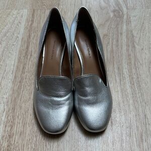 Banana Republic Metallic Silver Leather Slip-On Loafers 8.5  Vintage Style